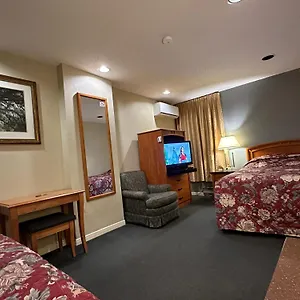 Nox Hostel Toronto